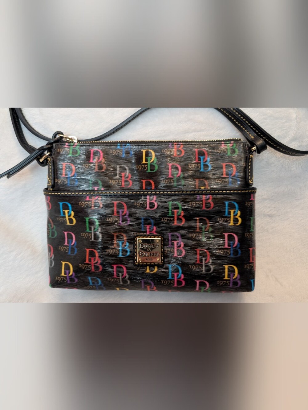 Dooney and Bourke Rainbow monogram crossbody 9" x 7" x 2" no call outs - Picture 2 of 7
